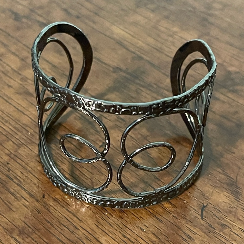 NWOT- Cuff Bracelet